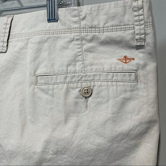 Dockers Flat front shorts for men size 44 - Picture 7 of 10